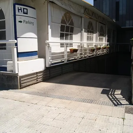 Yit萨拉戈萨酒店 酒店