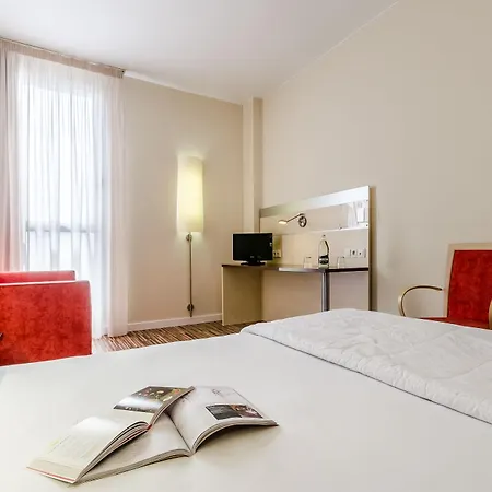 Hotel Yit Ciudad De 3*
