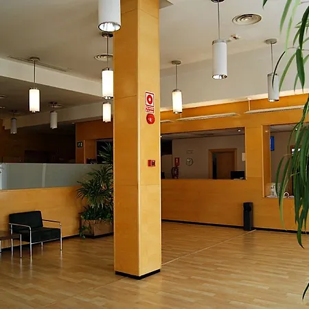 Yit萨拉戈萨酒店 酒店