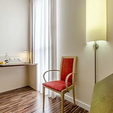 Hotel Yit Ciudad De 3*