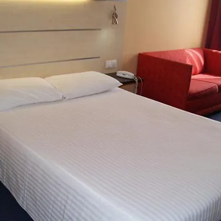 Yit萨拉戈萨酒店 酒店