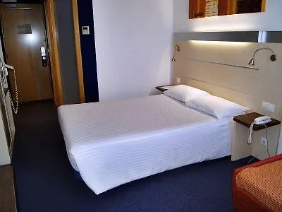 Yit萨拉戈萨酒店 3*