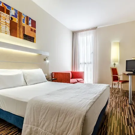 Hotel Yit Ciudad De 3*