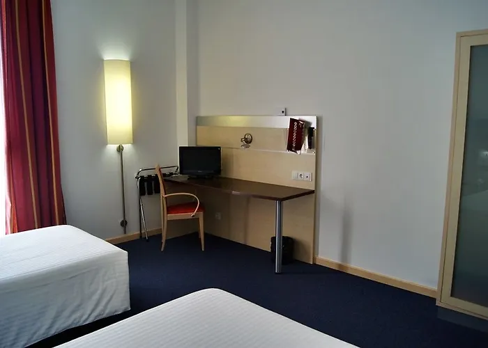 מלון Yit Ciudad De 3*