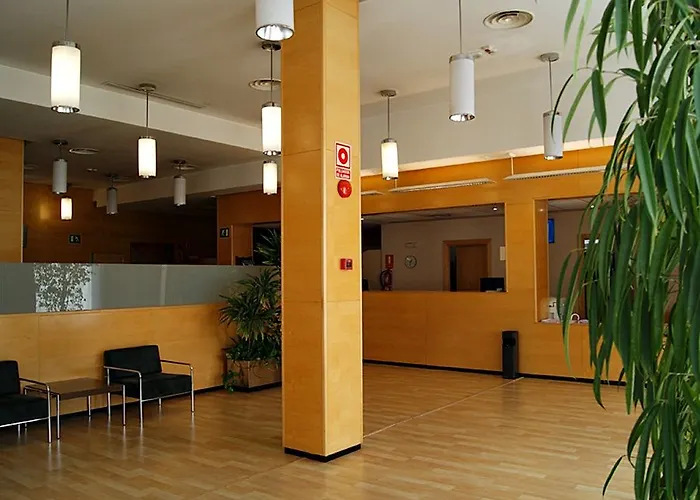 Yit Ciudad De מלון