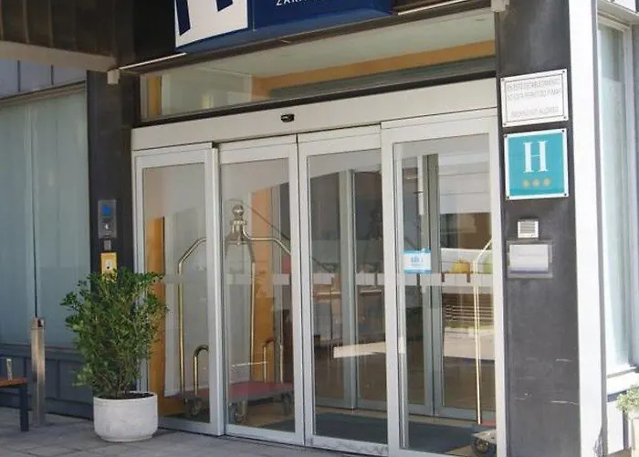 Yit Ciudad De מלון 3*