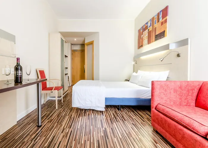 Yit Ciudad De מלון 3*