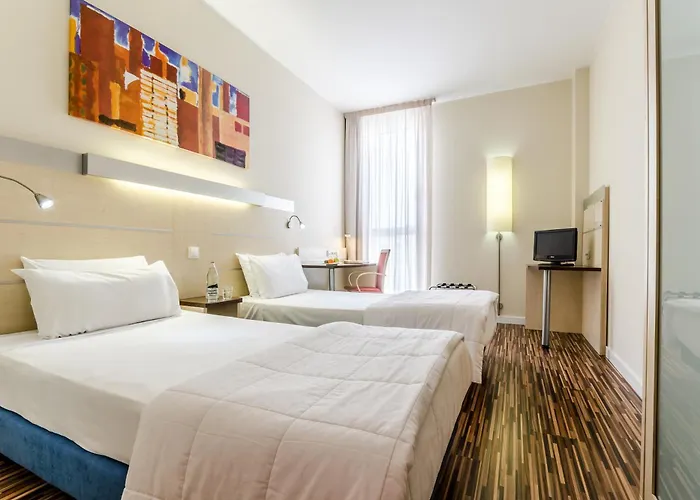 Hotel Yit Ciudad De 3*